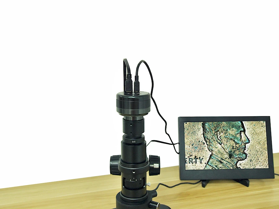 DM210 and its Stereo Microscope + Display
