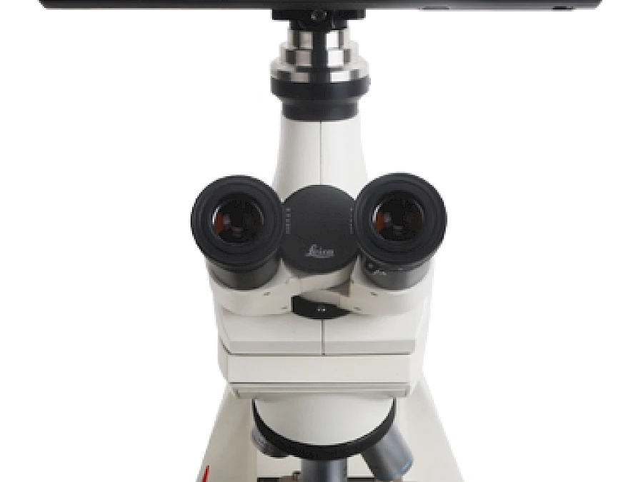 Front View of Leica Microscope+XCAMSeries Camera and TPHD1080PA