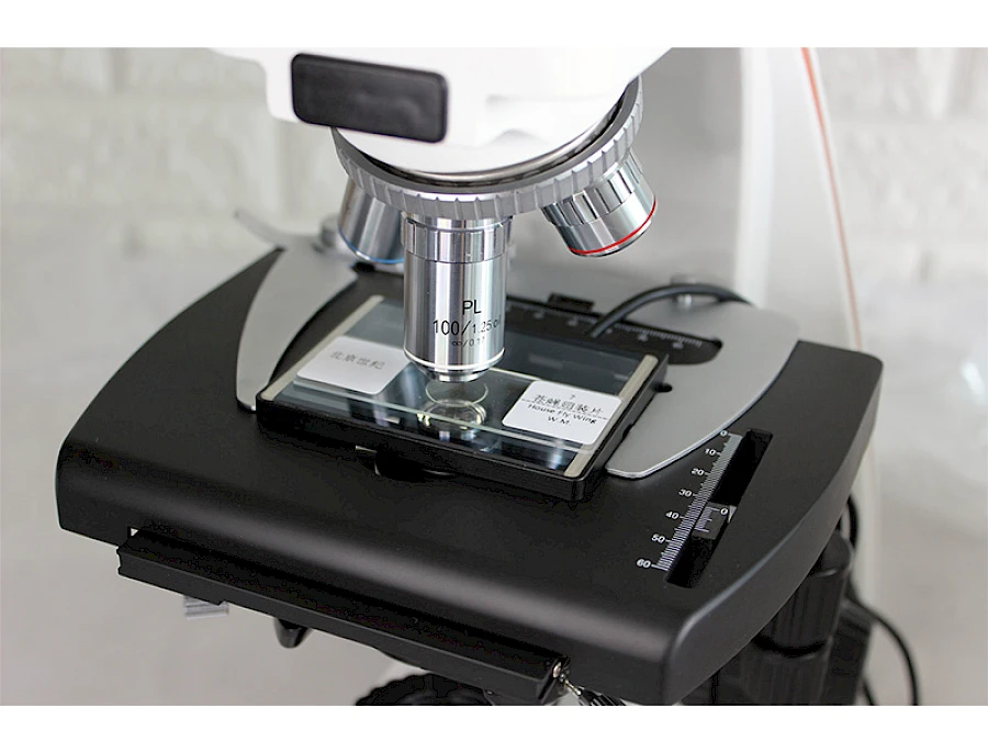 HS80 with its Biological Microscope