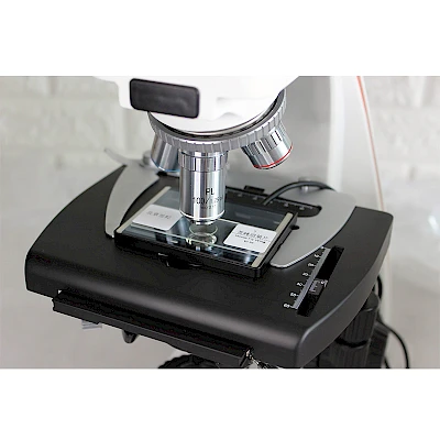HS101 with its Biological Microscope