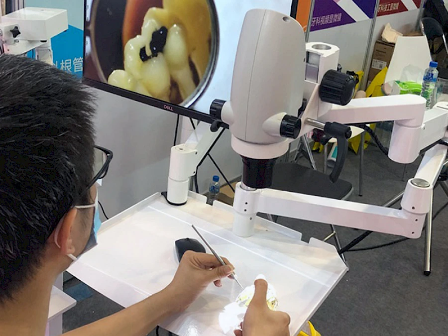 Application of VMS105CD Dental Microscope